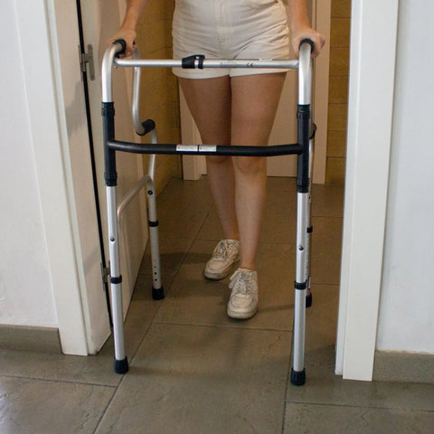 Andador plegable sin ruedas doble empuñadura