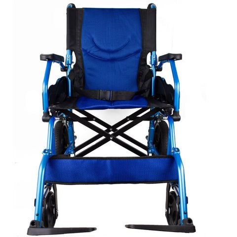 Silla de ruedas plegable de aluminio con frenos en los manillas, color azul