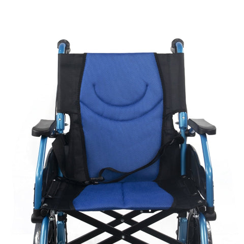 Silla de ruedas plegable de aluminio con frenos en los manillas, color azul