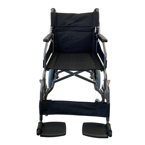 Silla de ruedas plegable de tránsito con ruedas pequeñas y respaldo reclinable